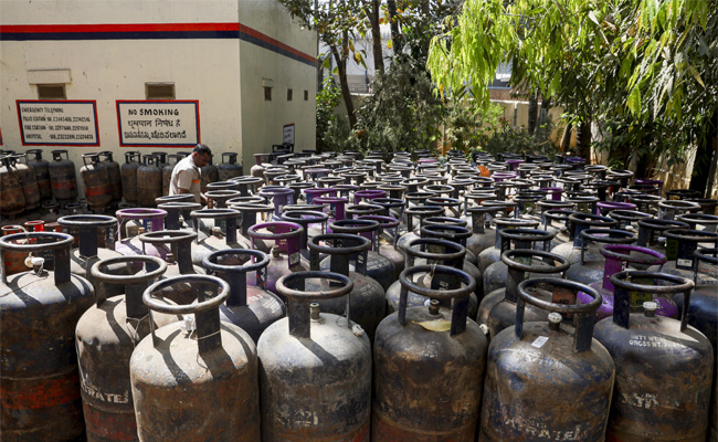 Commercial LPG prices hiked by Rs 195.5